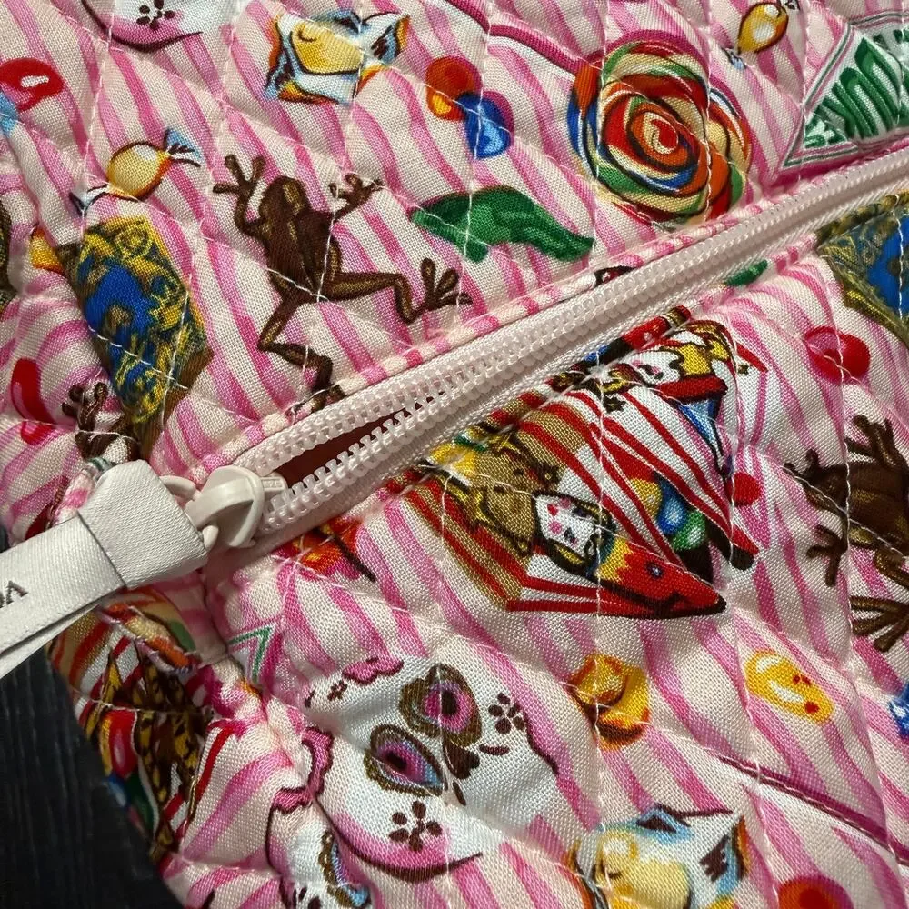 Vera Bradley Harry Potter Honeydukes Duffel Bag Travel Weekend Candy Pink - Picture 11 of 13